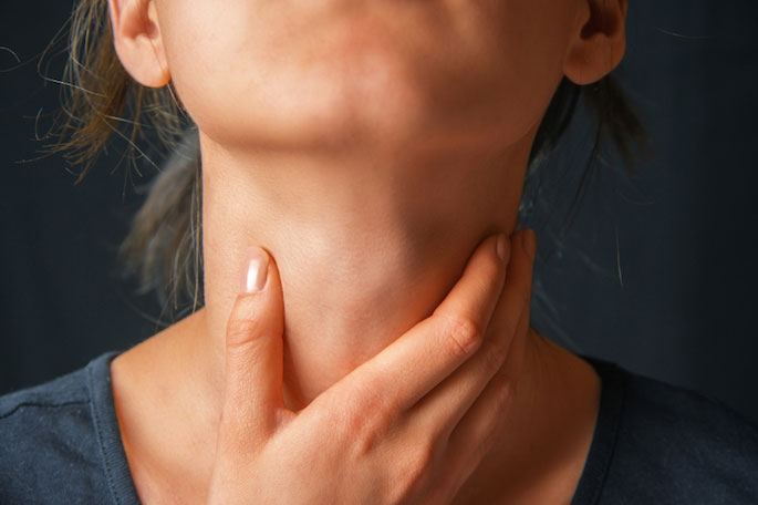 Признаки, указывающие на заболевания щитовидки: 18 симптомов